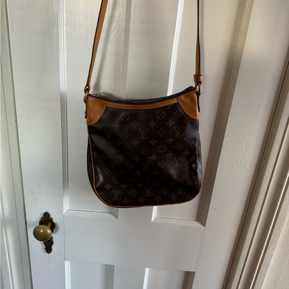 Authentic Louis Vuitton Odeon Monogram Canvas PM - Picture 1 of 3